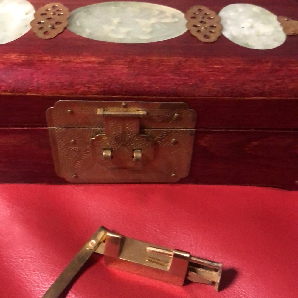 Antique Shanghai China Cherry wooden Jewelry Box with key & lock. - Picture 8 of 10